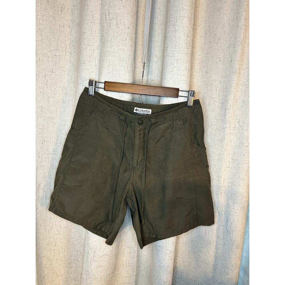 Women's Green Columbia Shorts Size Medium